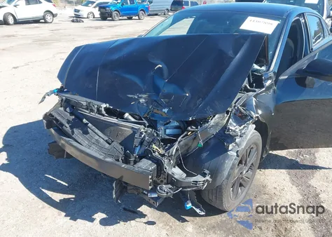 2022 Hyundai Elantra Sel z USA, uszkodzony, nr VIN 5NPLM4AG4NH059633